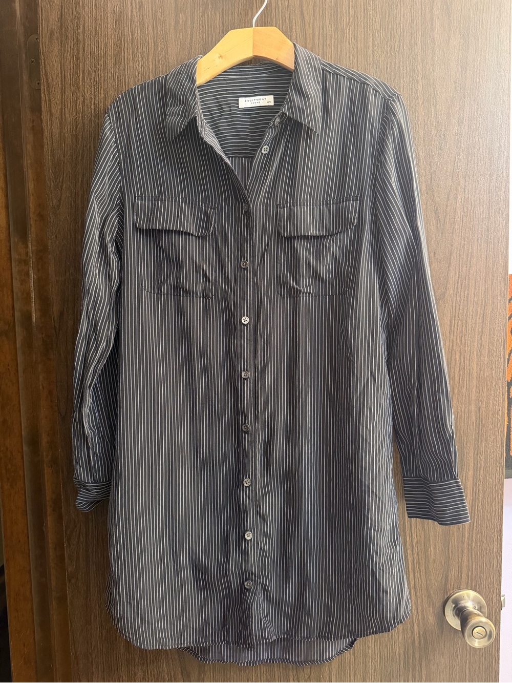 EQUIPMENT 100% SILK BLACK & WHITE PINSTRIPE BUTTON DOWN TUNIC BLOUSE SIZE MEDIUM